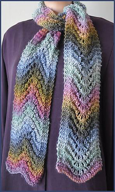 Mochi Plus Feather-Fan Scarf