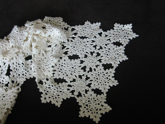 Snow Flake Motif Stole