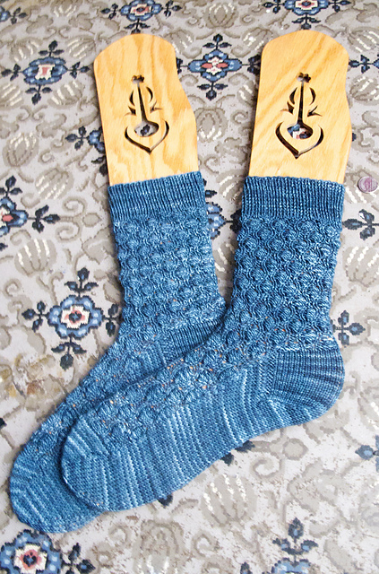 Cocoon Stitch Socks