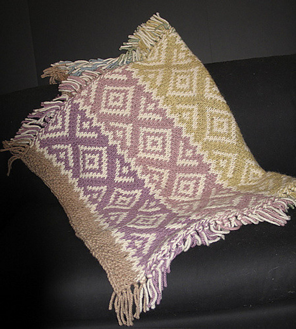 Fair Isle In-the-Round Rug