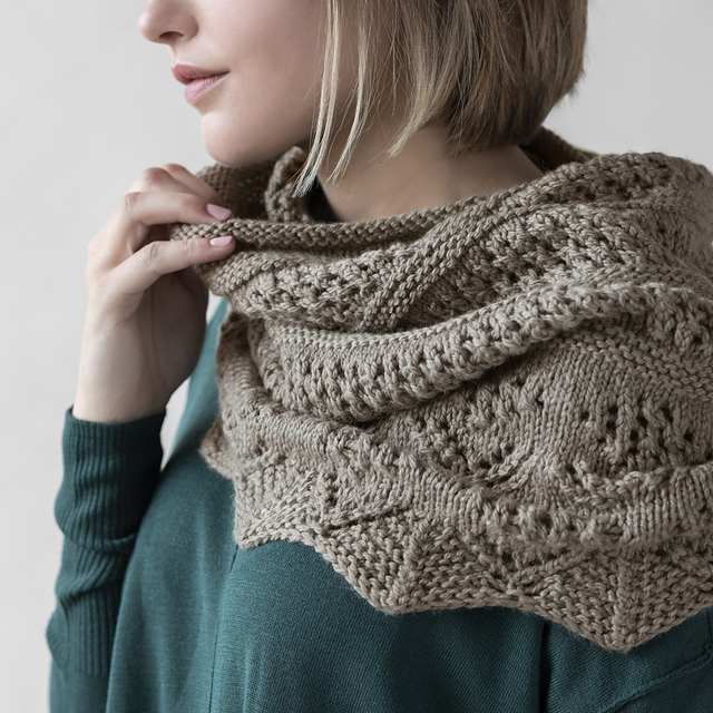 Tununak Nachaq Cowl