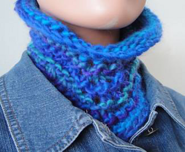 Chunky Mochi Fan Stitch Cowl Neck Cozy