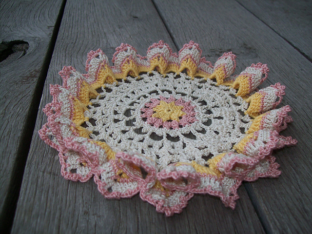 Ravelry: Pert Ruffle Doily pattern by American Thread Company