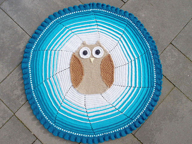 Uilenhol - A round Owl Baby Blanket