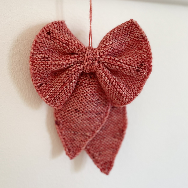 Garter Stitch Bow // Retrillesløjfe