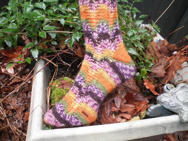 Waves of Lace socks