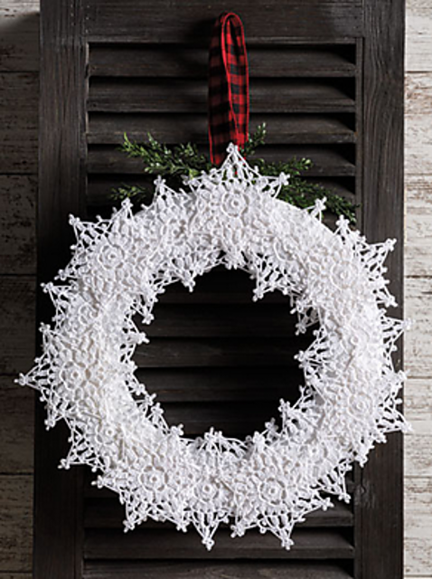 Sparkling Snow Wreath