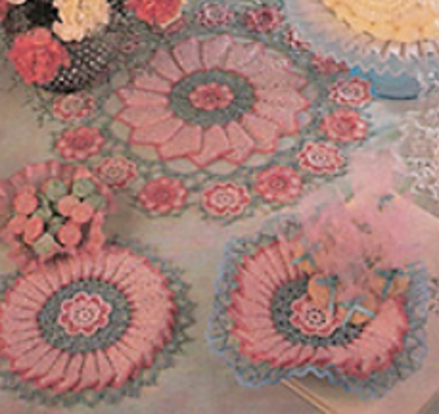 Pleated Doily Set