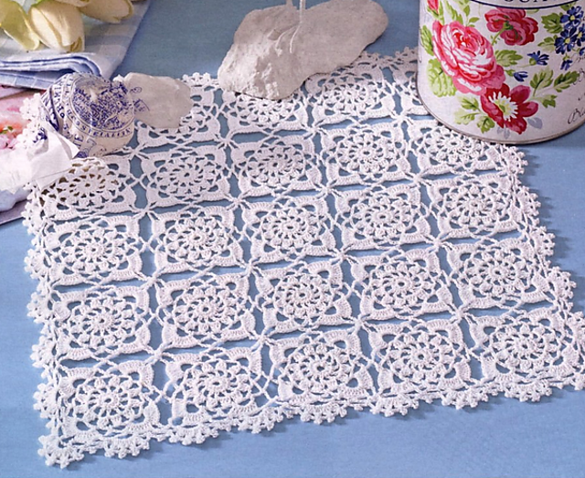 Quadratisches Patchwork-Deckchen