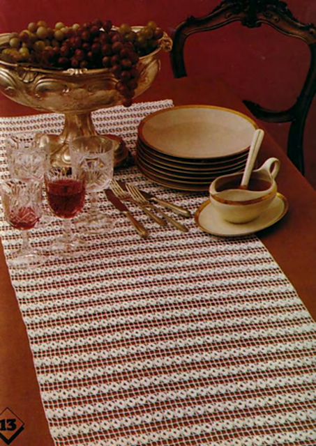 Table Runner Honeysuckle