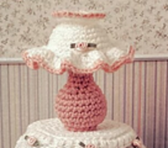 Sweetheart Bedroom: Lamp