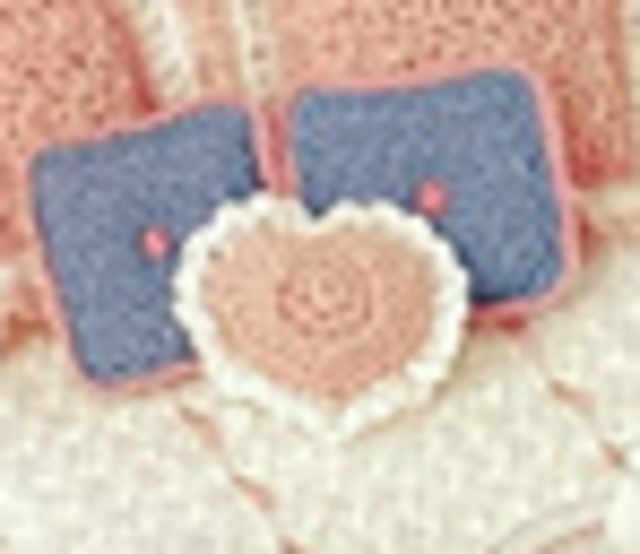 Sweetheart Bedroom: Heart Pillow