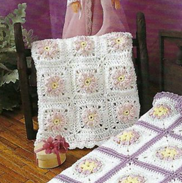 Floral Motif Bedroom: Pink Bedspread