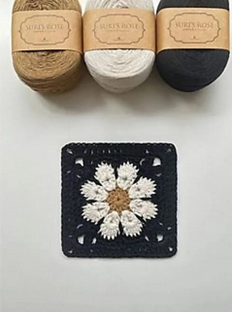 Simple Flower Granny Square