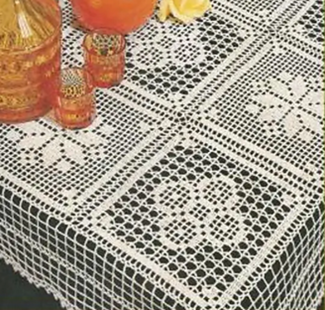 Nappe carrée composée de motifs
