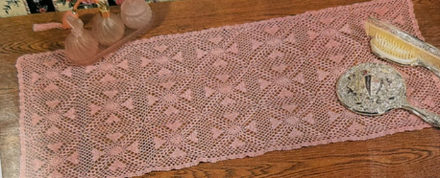Heart Motif Runner