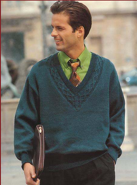 9 V-Neck Pullover