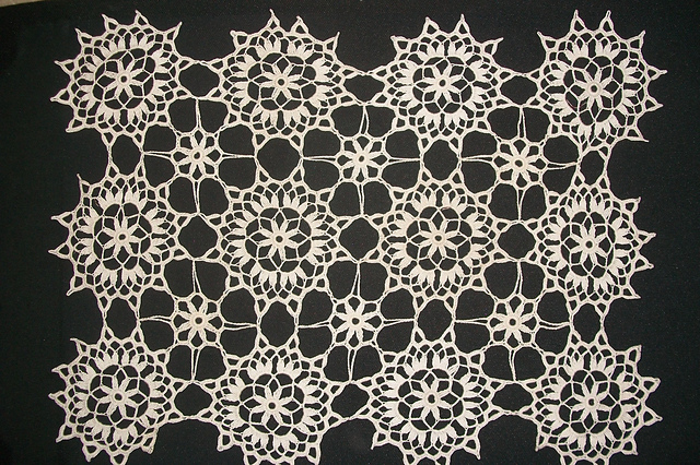 Candleglow Tablecloth #7645