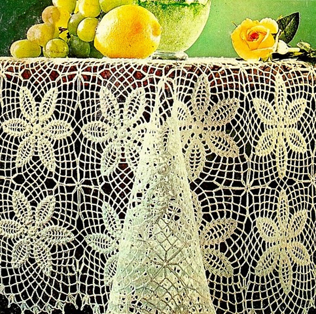 Colcha con Flores en Relieve
