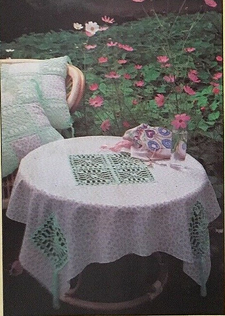 Table Cloth and Pillows #18