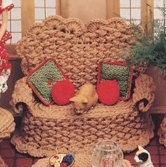 The Veranda: Wicker Settee