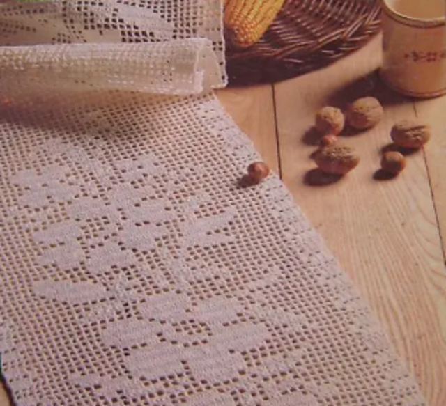 Filet Table Runner