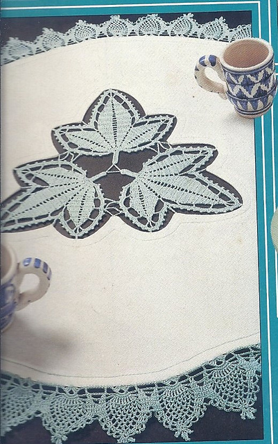 Leaf center tablecloth