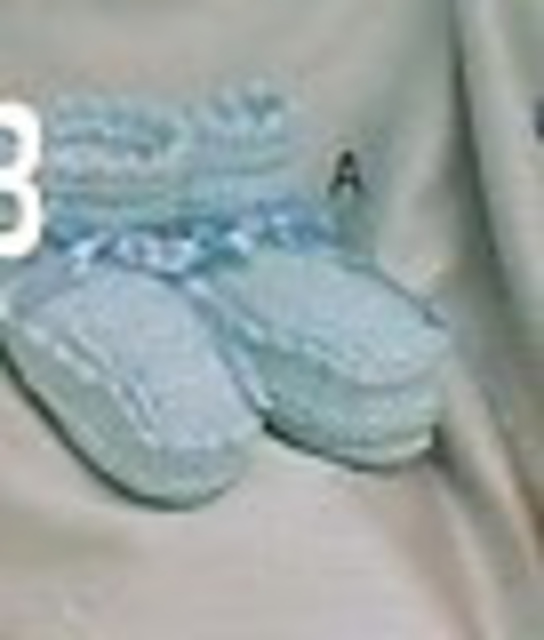 Bootees with picot edging A