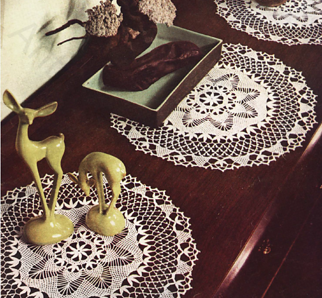 Buffet Set in Crocheted Cluny