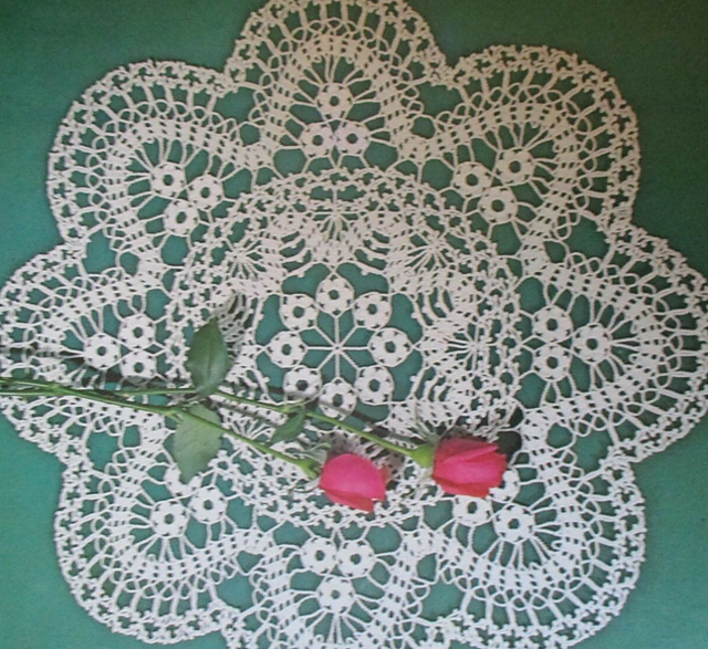 Table Centre Bruges Lace