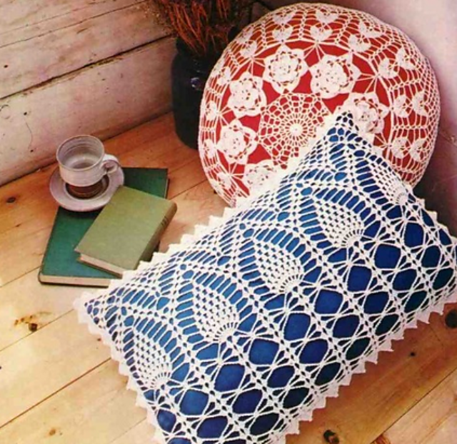 Duo of Pillows Sweet Chat