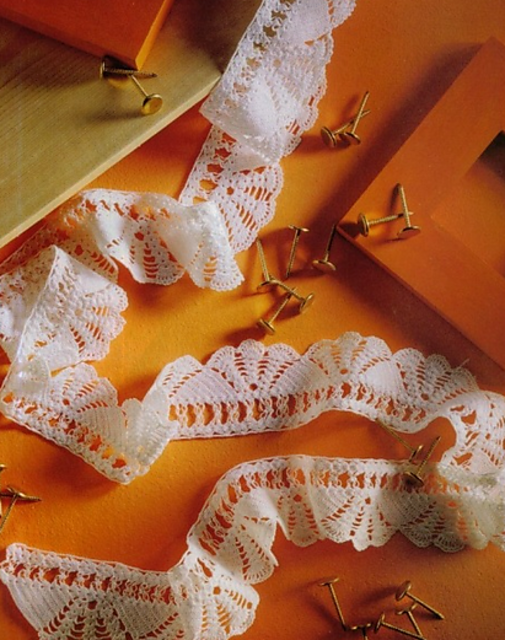 Solomon-Knot Lace