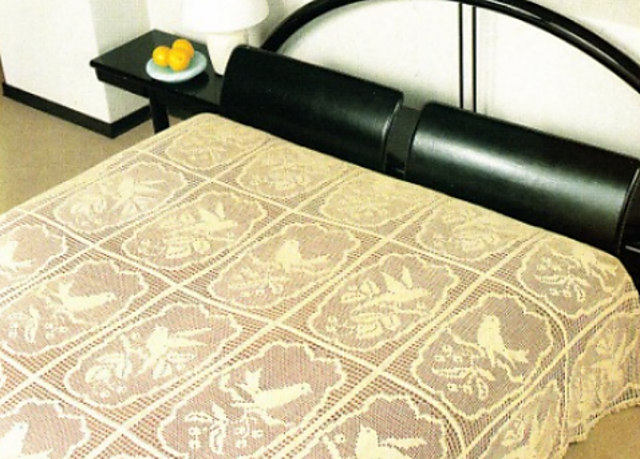 Parakeet Bedspread