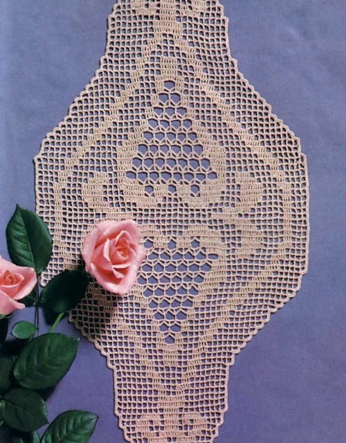 Oval Table Center Hearts