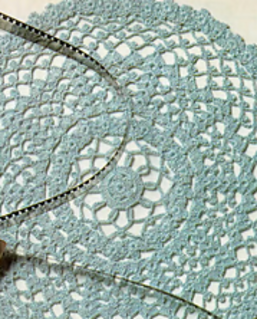 Lacy Round Mat
