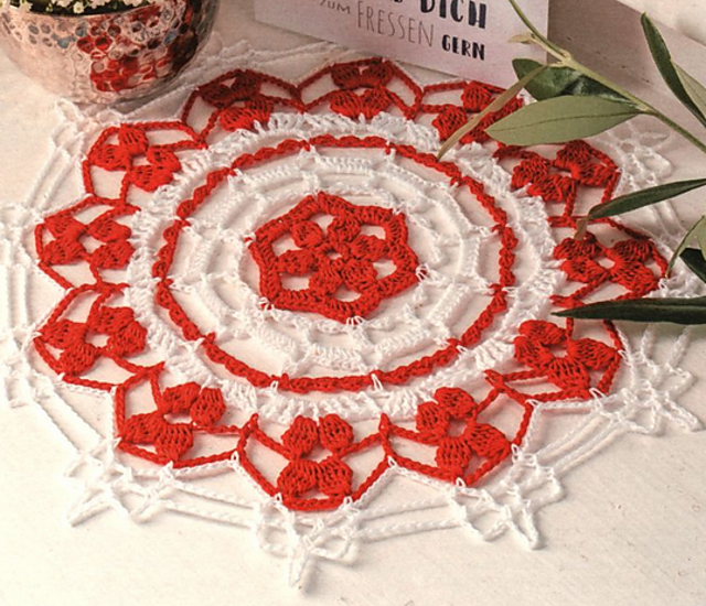 Deckchen in Rot/Weiß