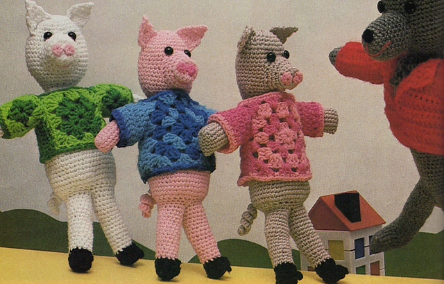 Three Pigs and Wolf