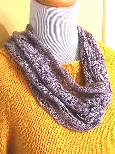 Feathered Waves Cowl