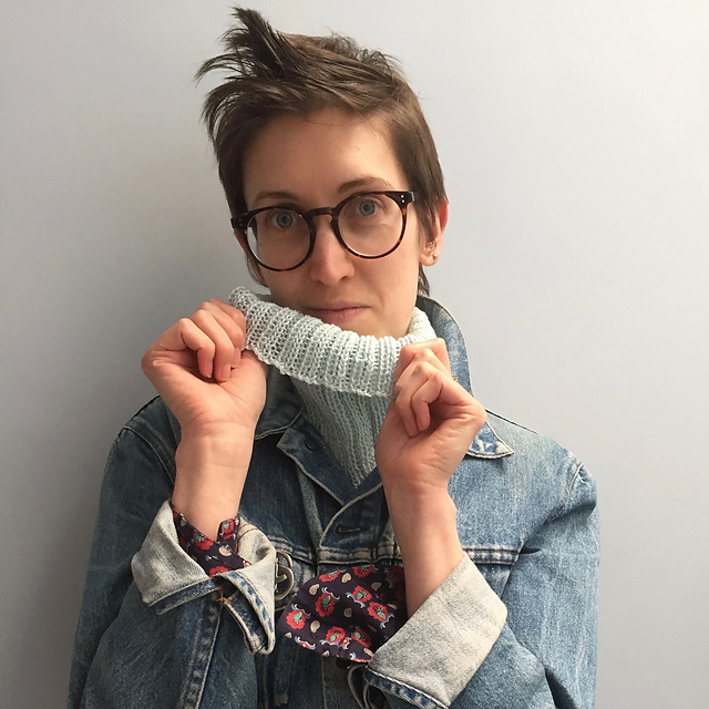 Coast Path Cotton Cowl