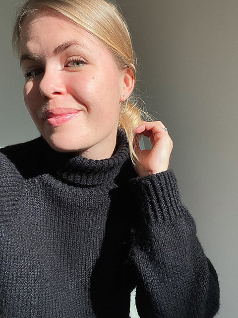 Ultra Easy Turtleneck Sweater (Fine Edition)