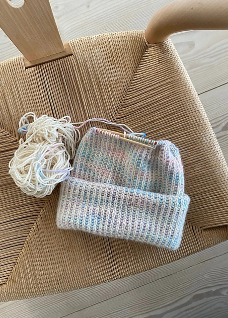 Easy Coloured Rib Hat