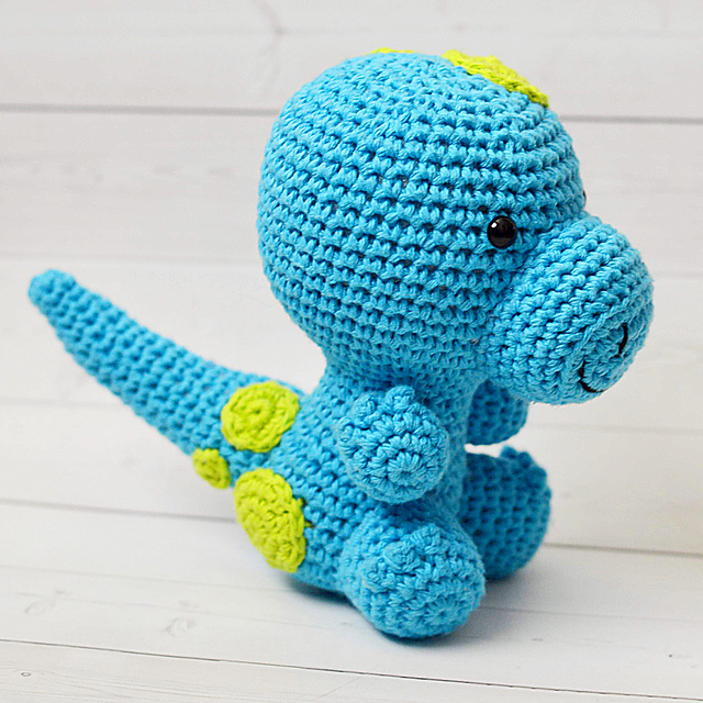 Little Dino amigurumi