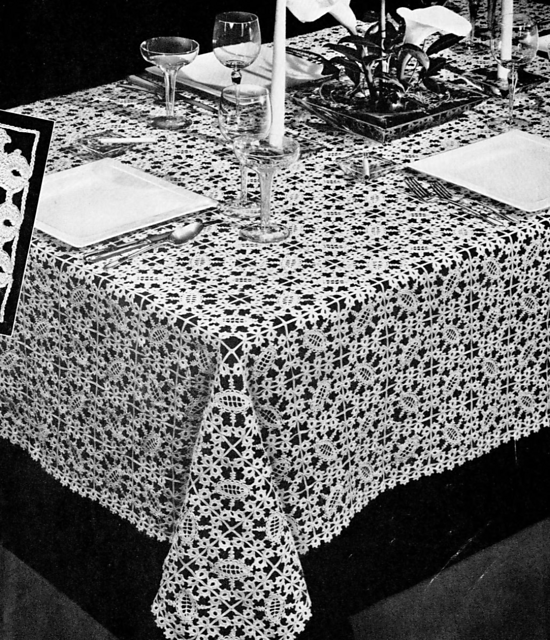 Rambler Rose Banquet Cloth