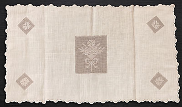 Dresser Scarf