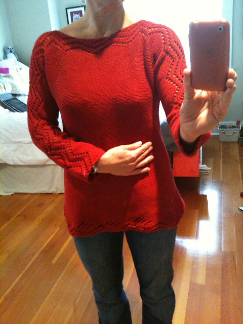 # 18 Pulli mit Ajourmusterstreifen
