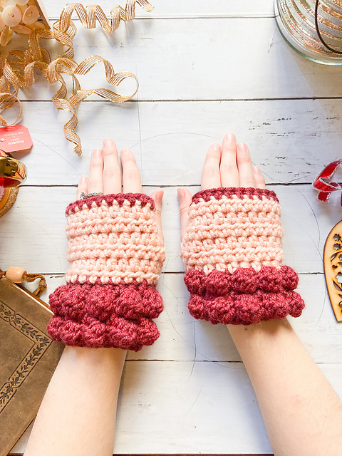 Bobble Fingerless Gloves