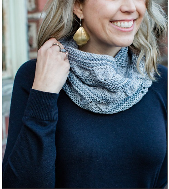 Sugarplum Cowl