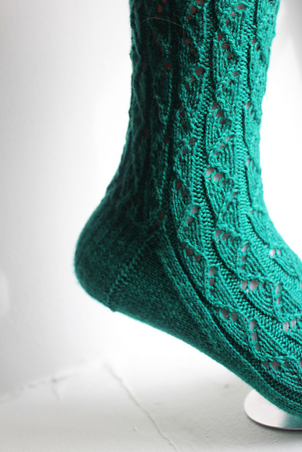 Ravelry: Strangling Vine Socks pattern by Karen Buhr