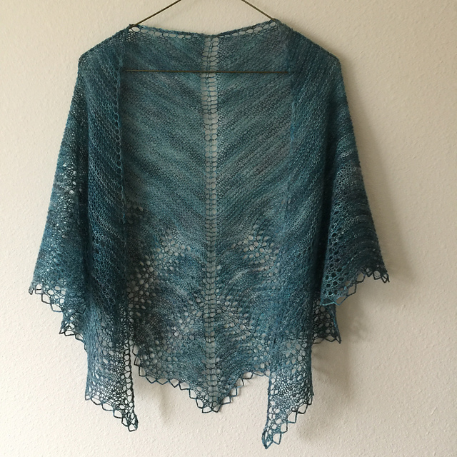 Old Shale Lace Shawl