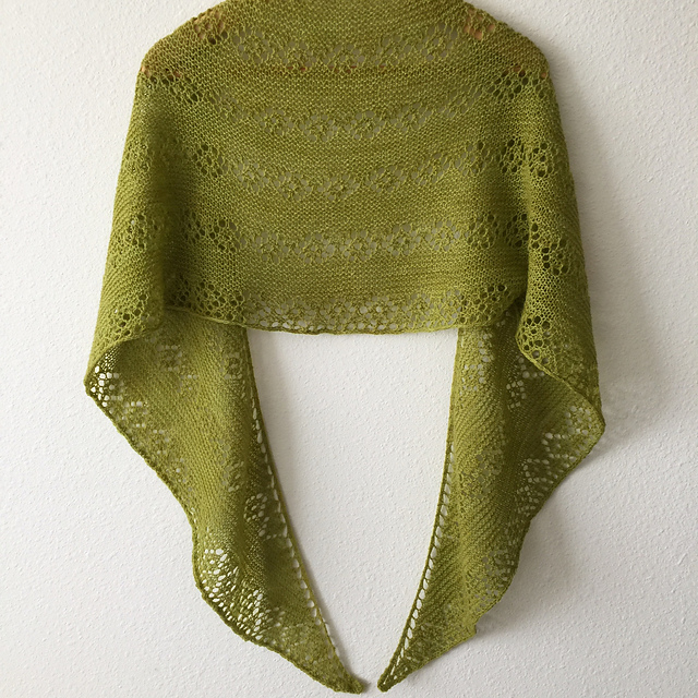 Flowerful Lace Crescent